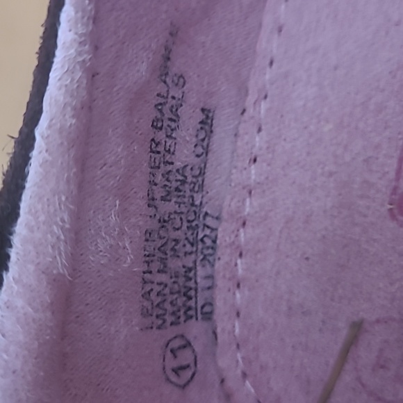 Beautiful leather shoes - Picture 3 of 3